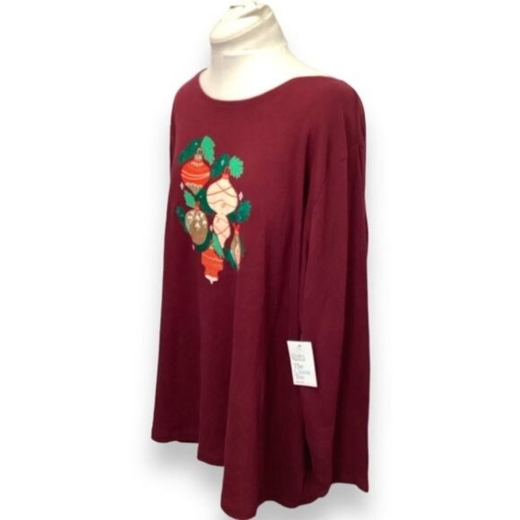 Croft & Barrow Women’s Plus Long Sleeve The Classic Tee Holiday Graphic Berry 4X - Picture 4 of 9